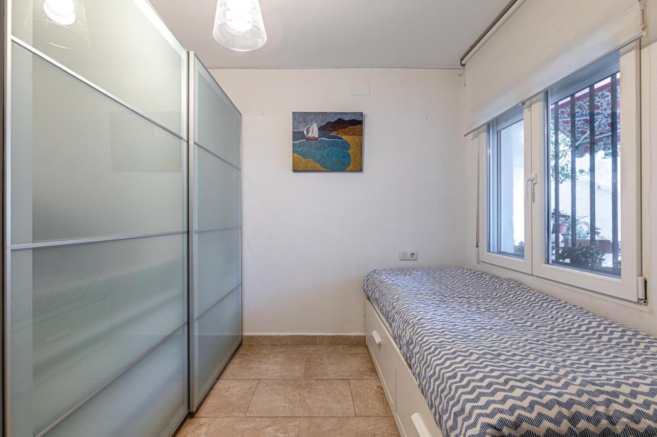 Beachfront Bliss: Apartamento A Pie De Playa Alicante Bagian luar foto