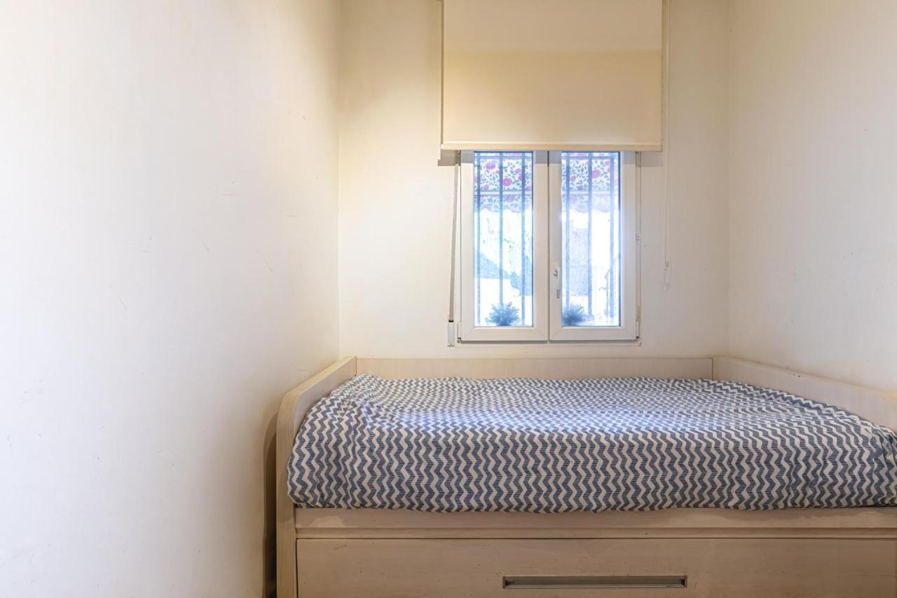 Beachfront Bliss: Apartamento A Pie De Playa Alicante Bagian luar foto